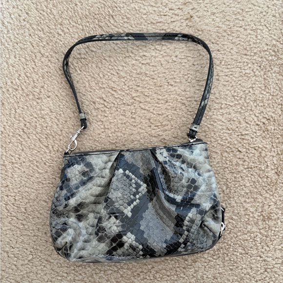 Mac & Jac Gray Snakeskin Faux Leather Bag - Picture 2 of 3